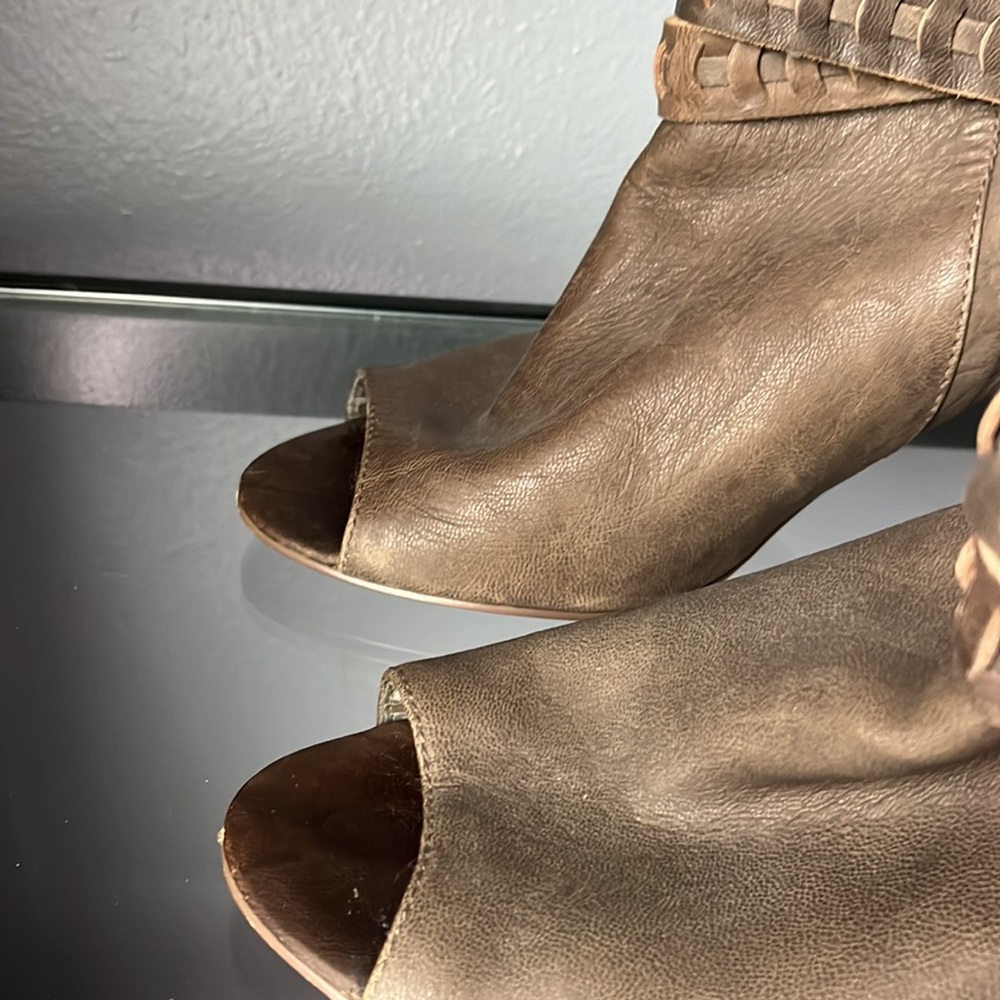 Guess Boots - Picture 4 of 5